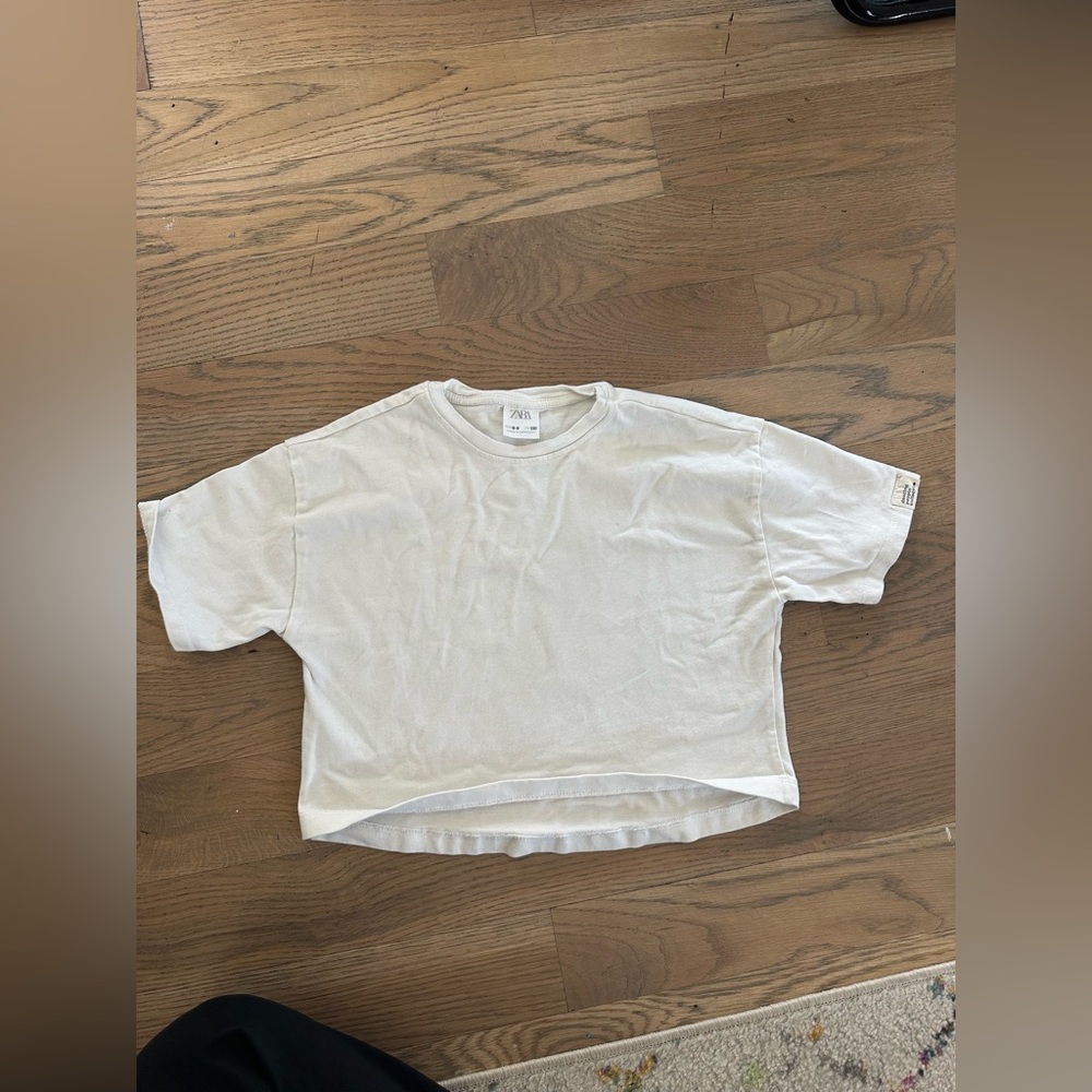 Zara girls white cropped t shirt. Size 8-9.